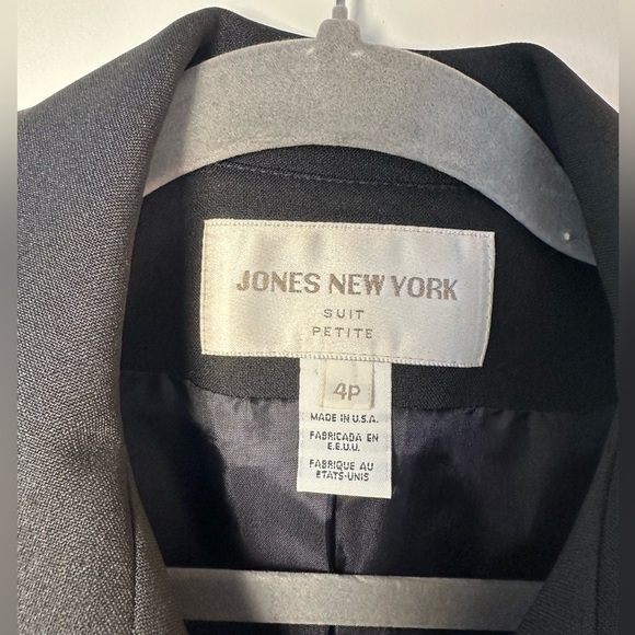 Vintage Jones NY Pant Suit Set - Picture 2 of 9